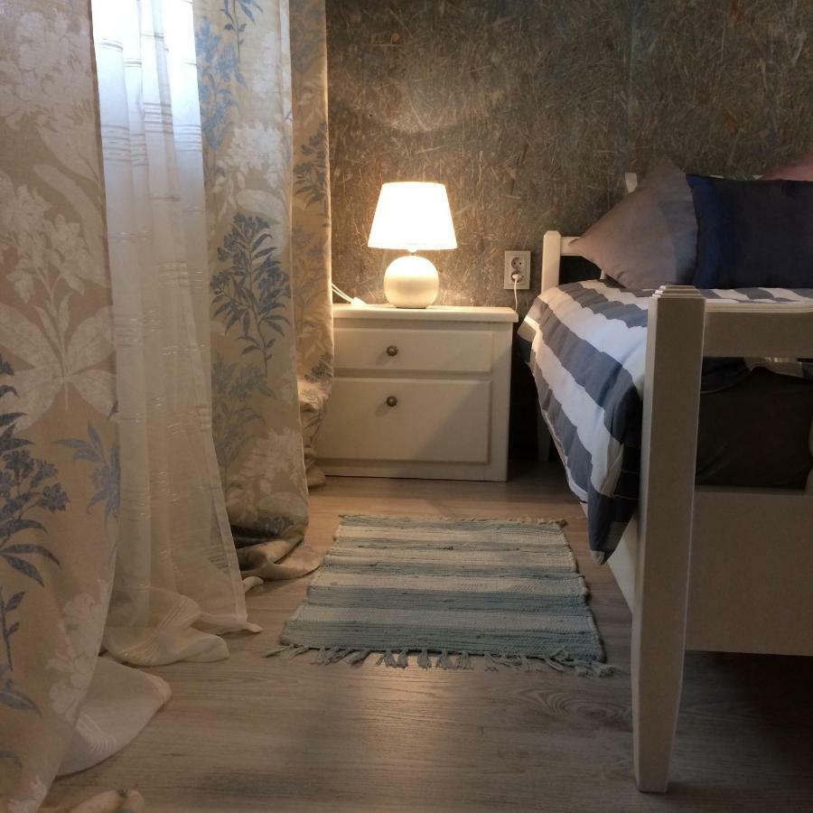 Dzirnavinas Motell Biksti Exteriör bild